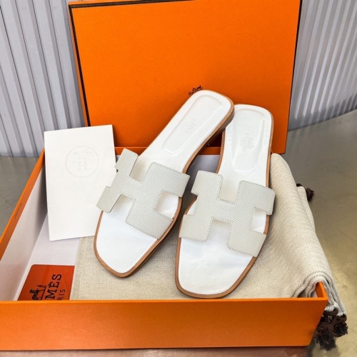Kicks_Liu Hermes  slippers