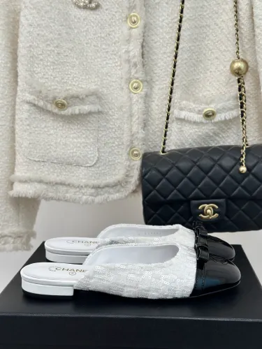 Kicks_Liu C*hanel   slippers