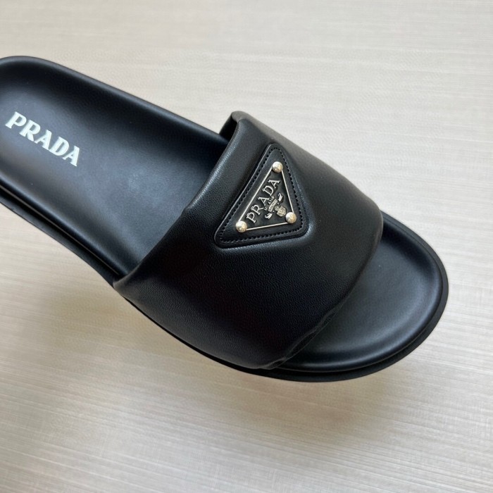 (Kicks Liu)  Prada  Slippers Top Quality