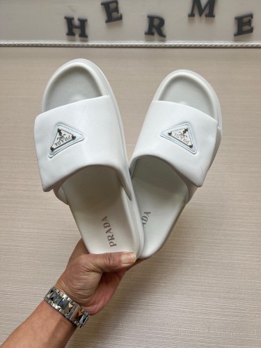 (Kicks Liu)  Prada  Slippers Top Quality