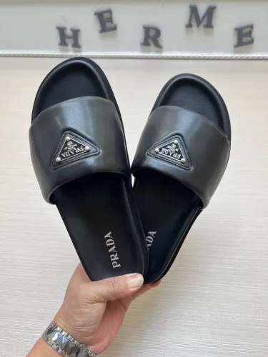(Kicks Liu)  Prada  Slippers Top Quality