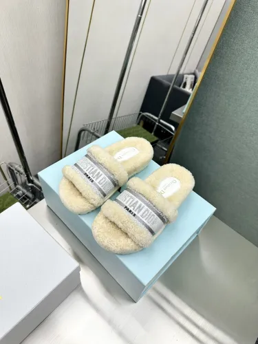(Kicks Liu)  D*ior  slippers  Top Quality