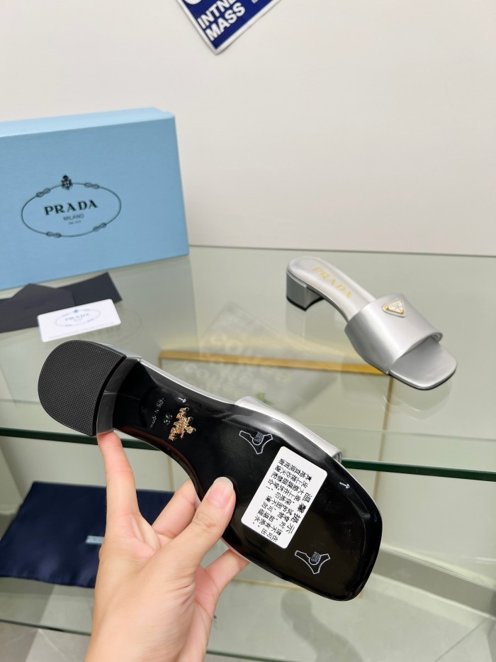 Kicks_Liu  P*rada  slippers