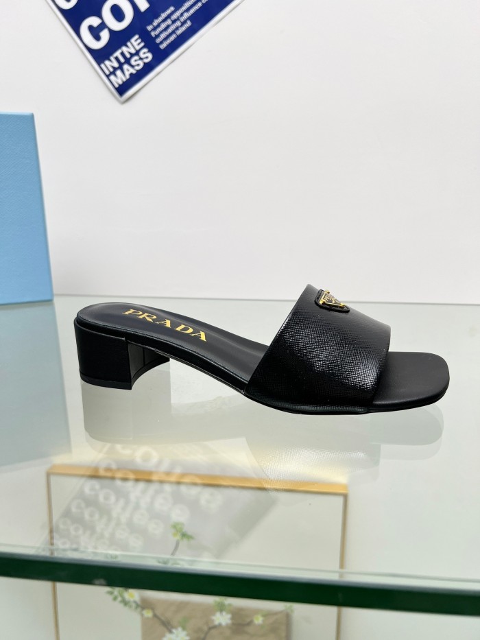 Kicks_Liu  P*rada  slippers