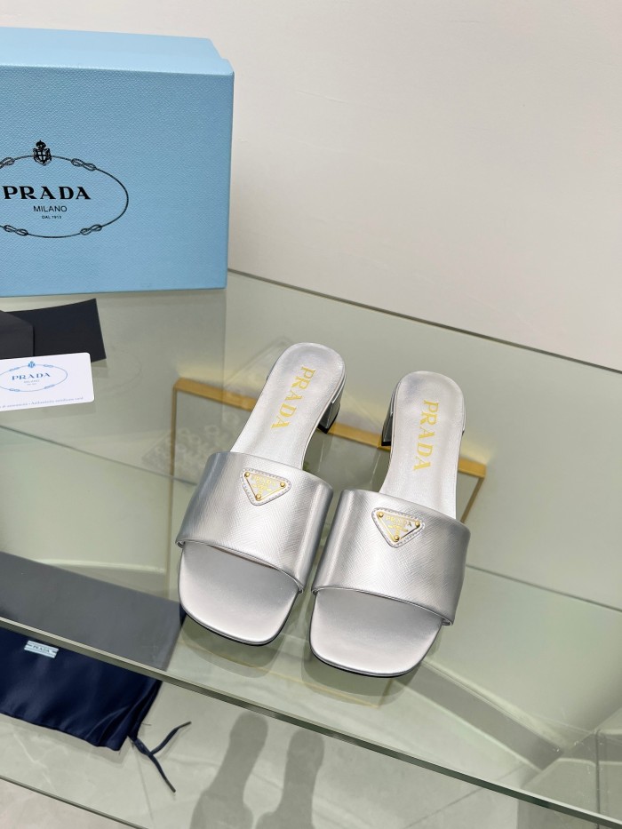 Kicks_Liu  P*rada  slippers