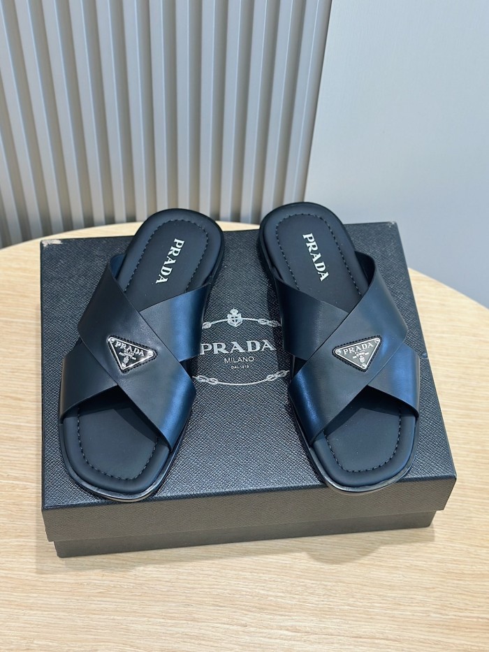 Kicks_Liu  P*rada  slippers