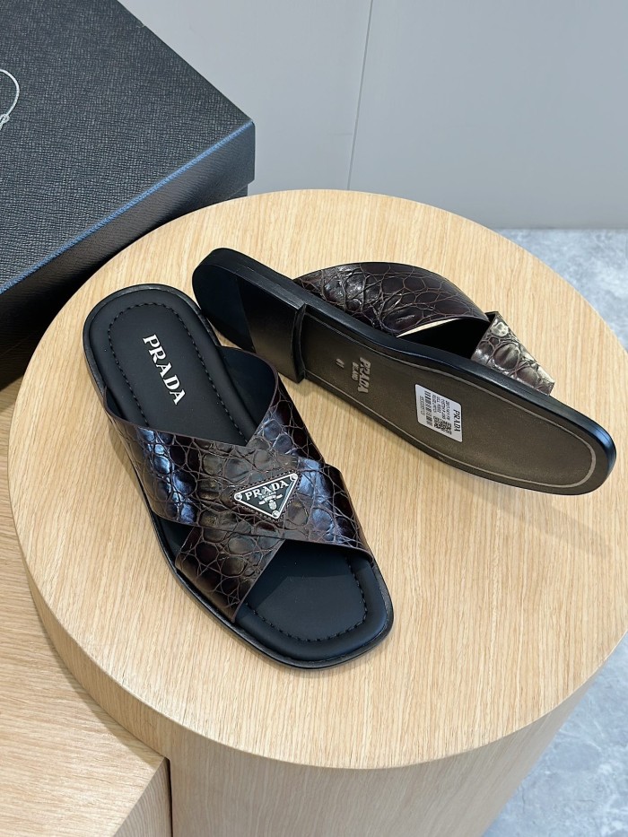 Kicks_Liu  P*rada  slippers