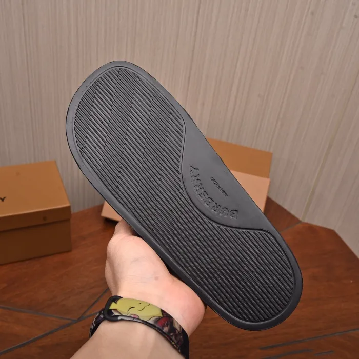 Kicks_Liu  B*urberry  slippers