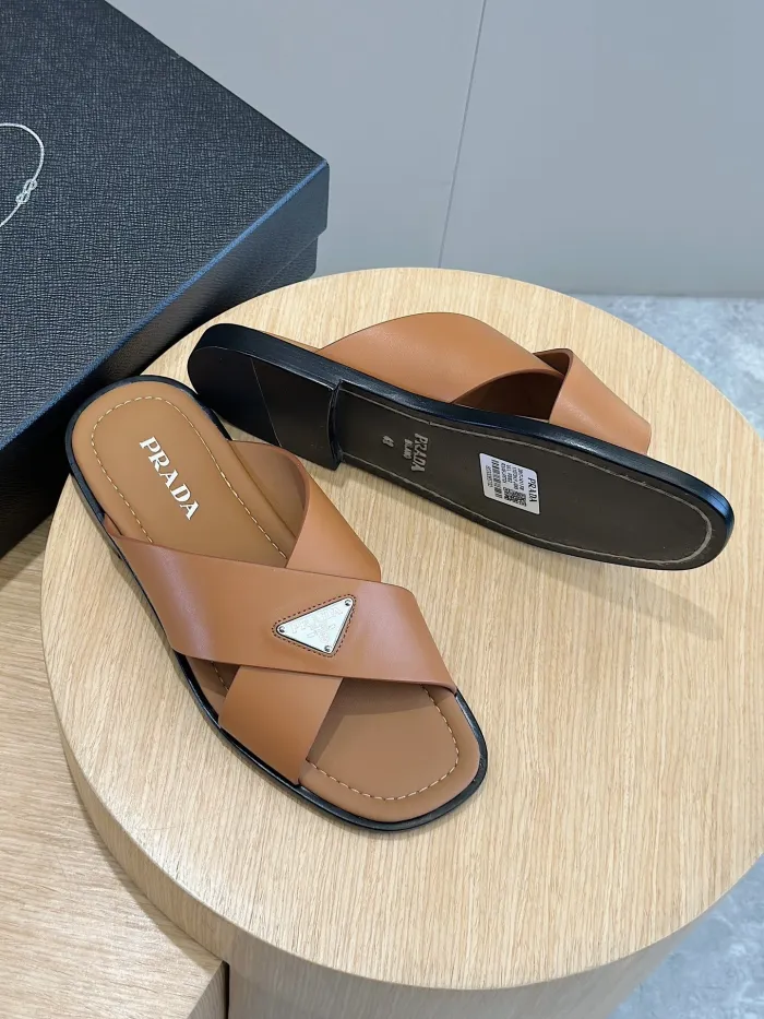 Kicks_Liu  P*rada  slippers