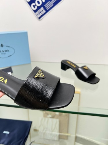 Kicks_Liu  P*rada  slippers