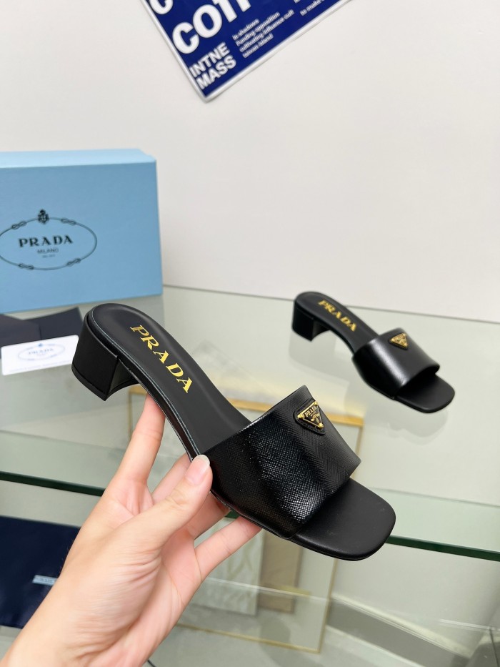 Kicks_Liu  P*rada  slippers