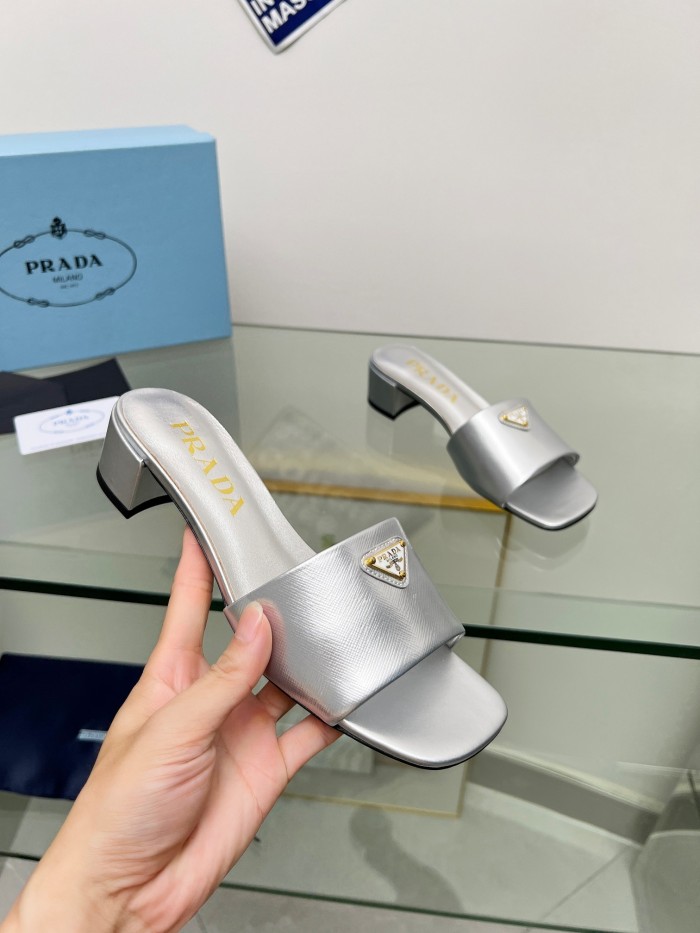 Kicks_Liu  P*rada  slippers