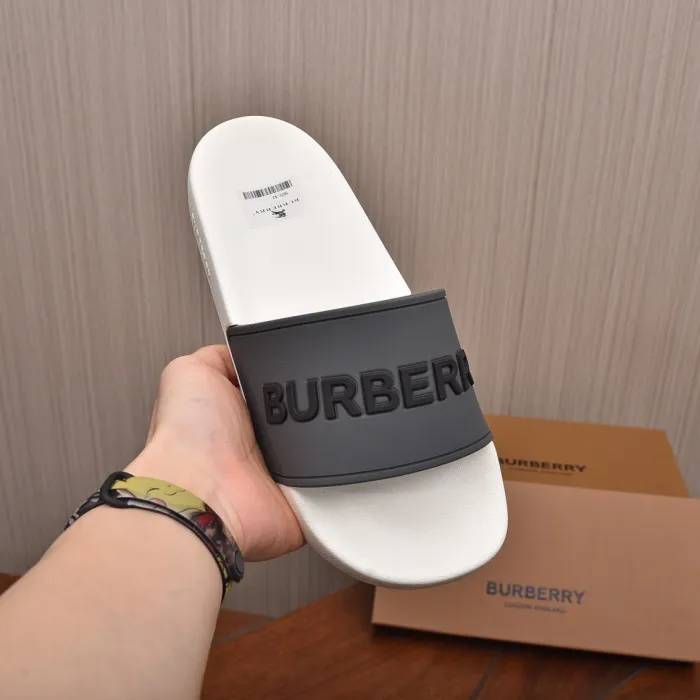 Kicks_Liu  B*urberry  slippers