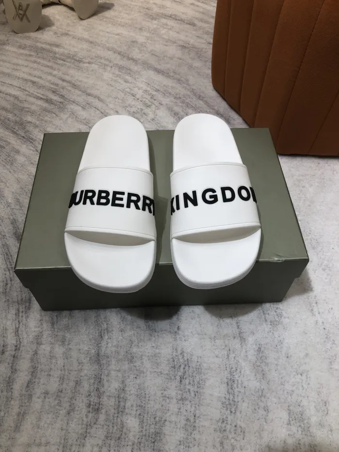 Kicks_Liu  B*urberry  slippers