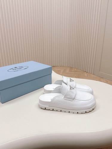 Kicks_Liu  P*rada  slippers