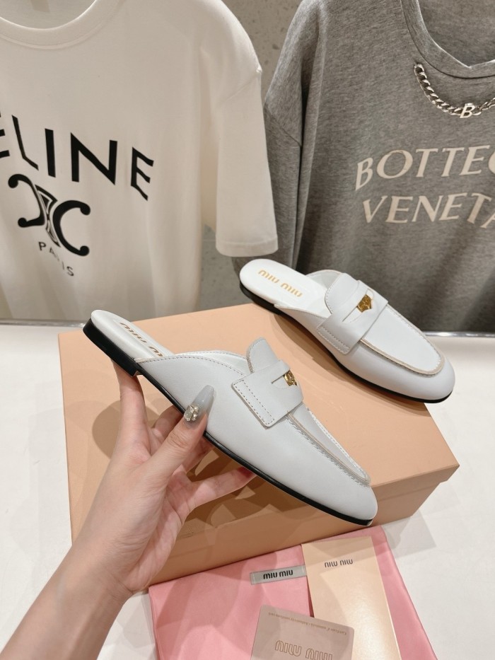 Kicks_Liu M*iu Miu  slippers