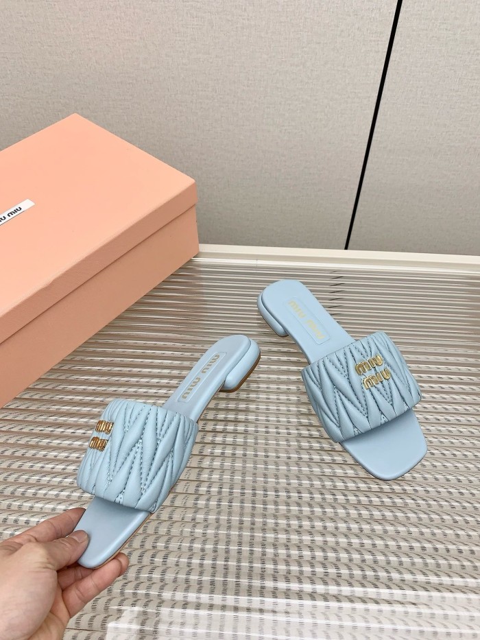 Kicks_Liu M*iu Miu  slippers