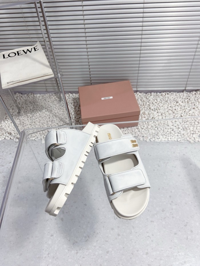 Kicks_Liu M*iu Miu  slippers