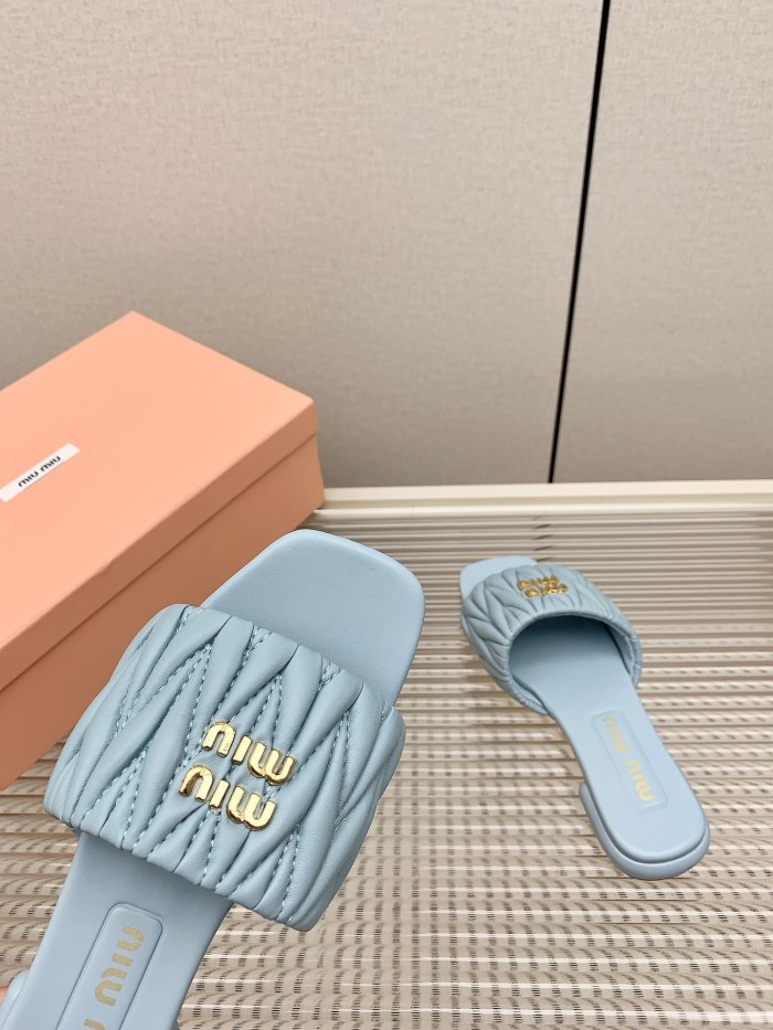 Kicks_Liu M*iu Miu  slippers