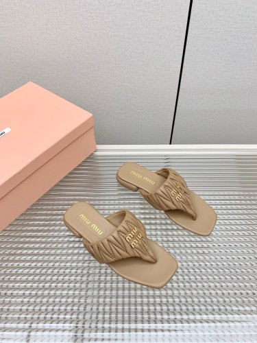 Kicks_Liu M*iu Miu  slippers