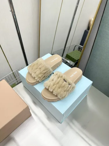 Kicks_Liu M*iu Miu  slippers