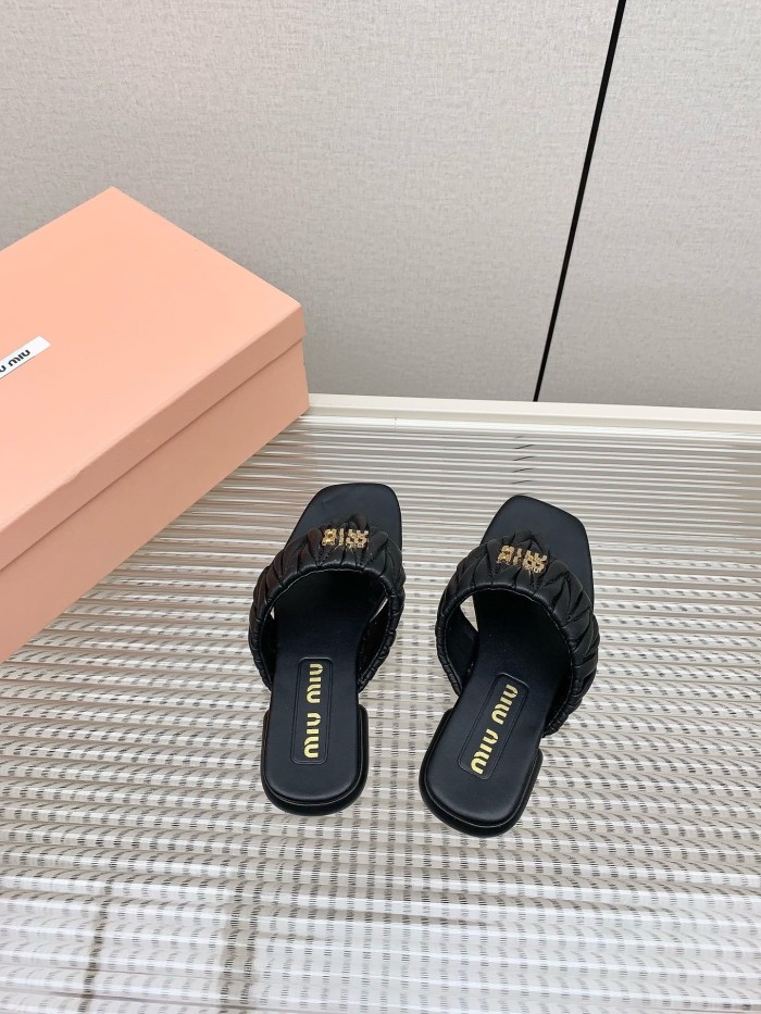 Kicks_Liu M*iu Miu  slippers