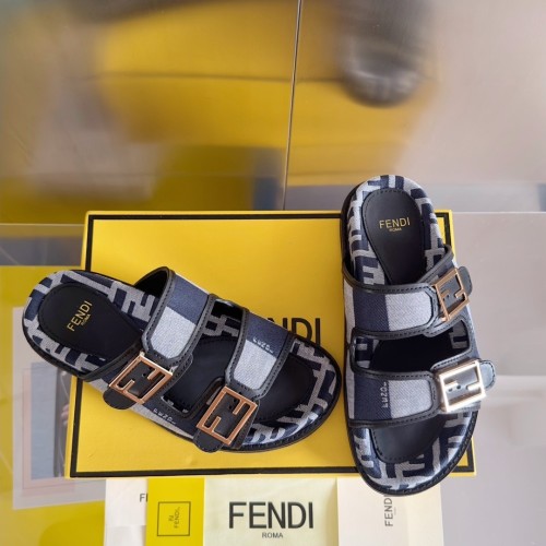 Kicks_Liu F*endi   slippers
