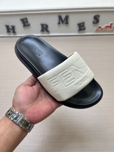 Kicks_Liu F*endi   slippers