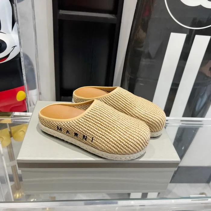 Kicks_Liu M*arni  slippers