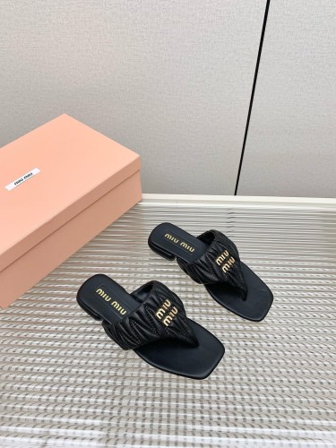 Kicks_Liu M*iu Miu  slippers