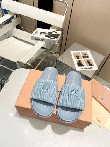 Kicks_Liu M*iu Miu  slippers