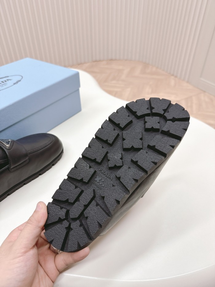 Kicks_Liu  P*rada  slippers