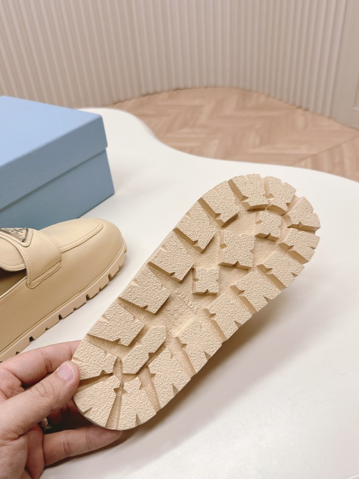 Kicks_Liu  P*rada  slippers