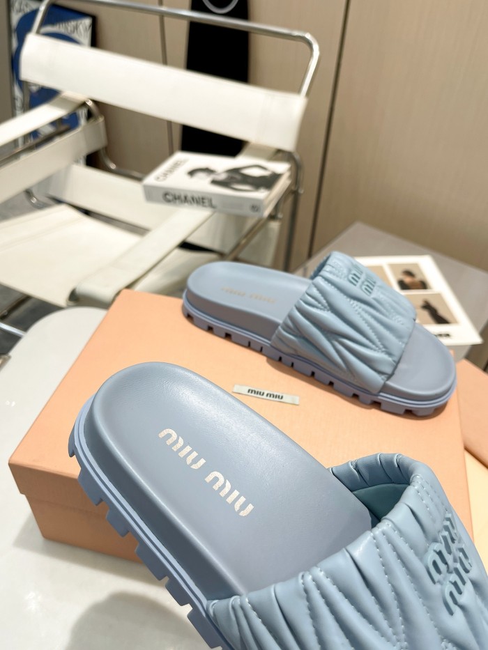 Kicks_Liu M*iu Miu  slippers