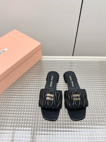 Kicks_Liu M*iu Miu  slippers