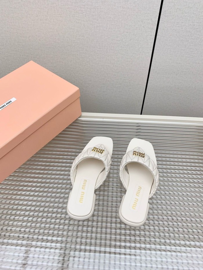 Kicks_Liu M*iu Miu  slippers