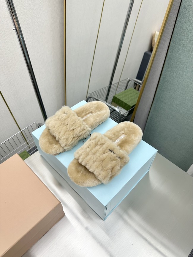 Kicks_Liu M*iu Miu  slippers