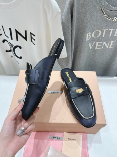 Kicks_Liu M*iu Miu  slippers