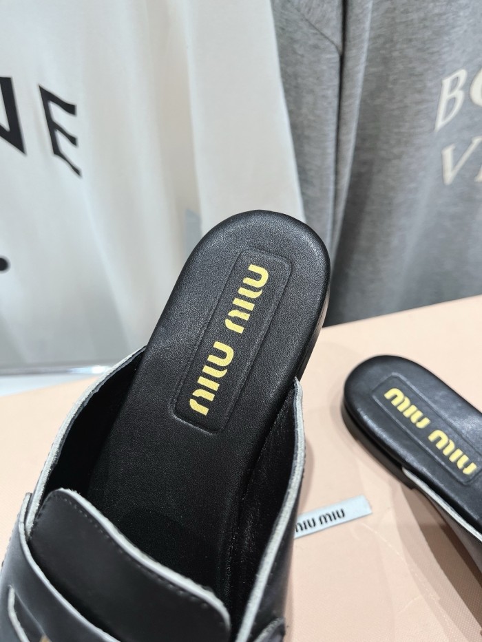 Kicks_Liu M*iu Miu  slippers