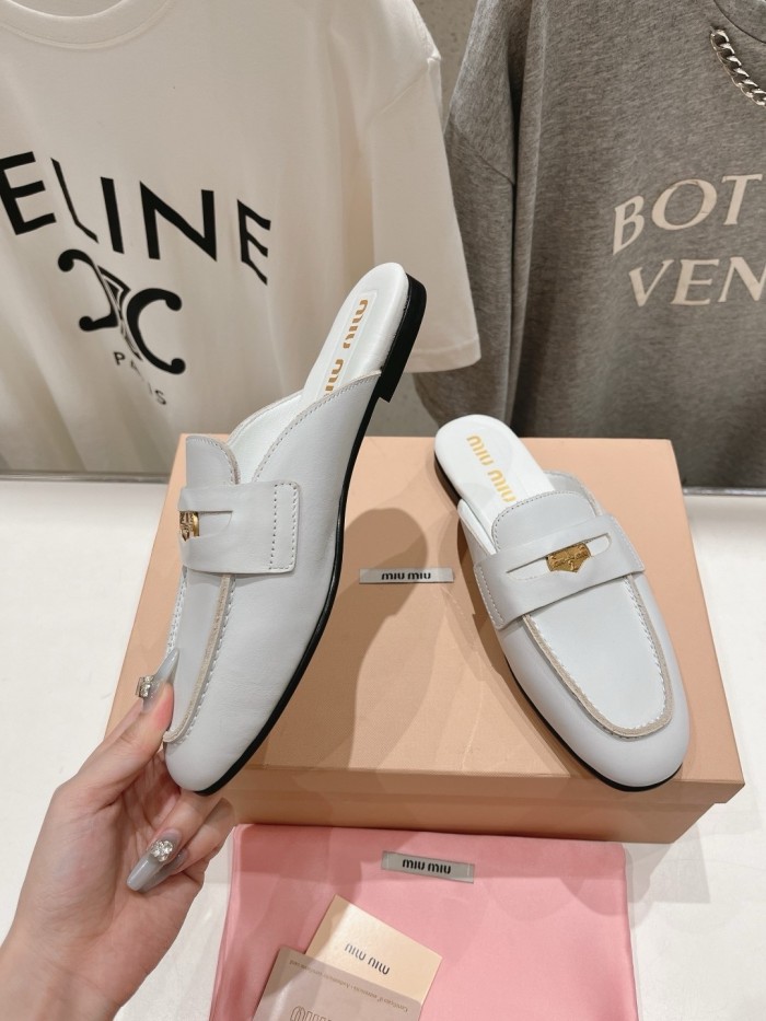 Kicks_Liu M*iu Miu  slippers