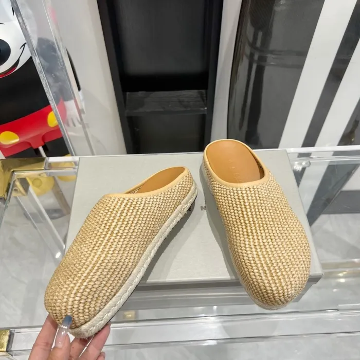 Kicks_Liu M*arni  slippers