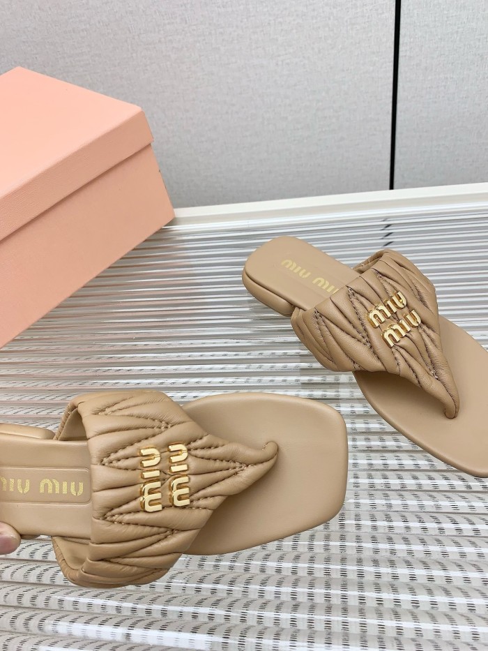 Kicks_Liu M*iu Miu  slippers