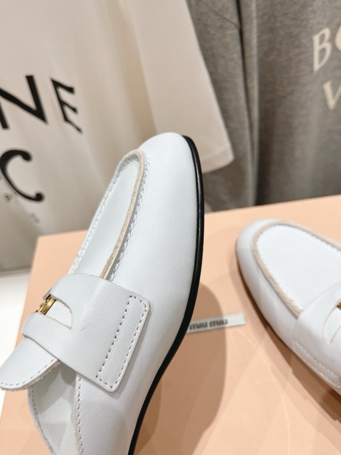Kicks_Liu M*iu Miu  slippers