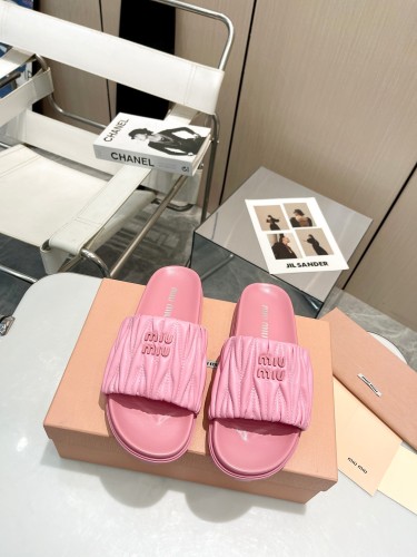 Kicks_Liu M*iu Miu  slippers