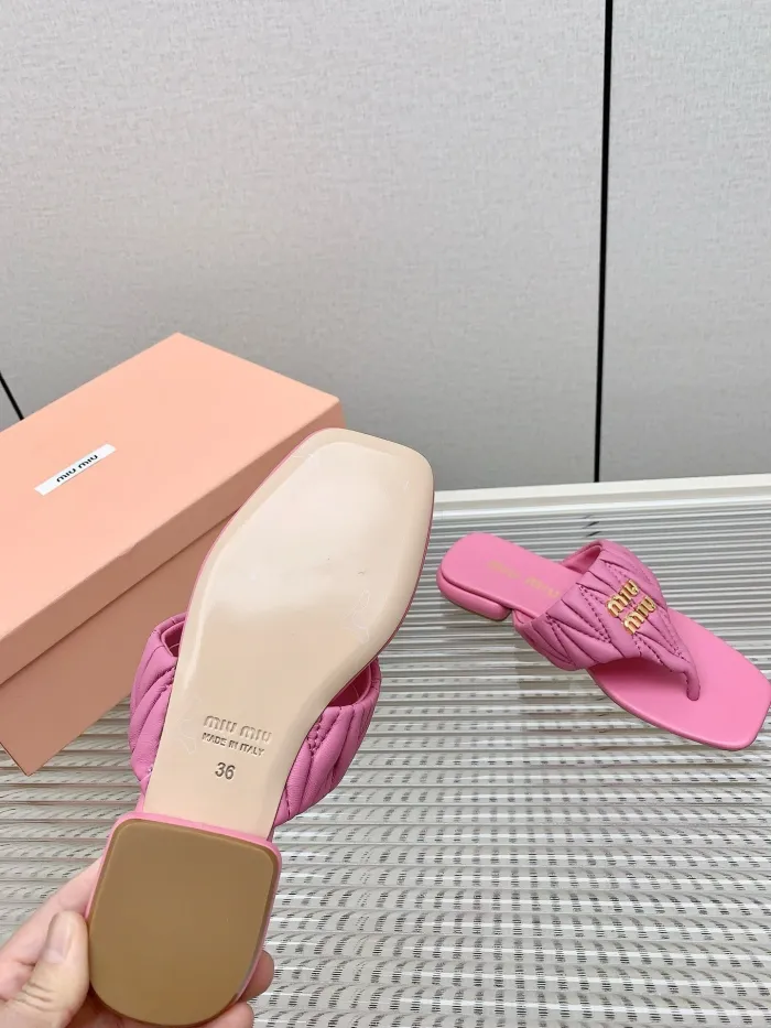 Kicks_Liu M*iu Miu  slippers