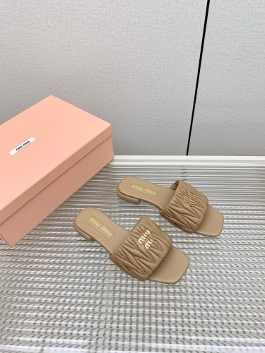 Kicks_Liu M*iu Miu  slippers