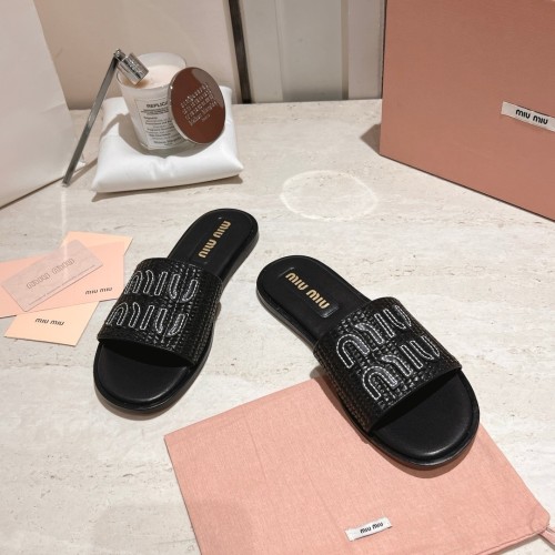 Kicks_Liu M*iu Miu  slippers