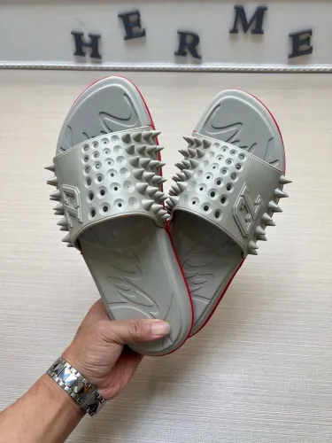 Kicks_Liu C*hristian Louboutin  slippers