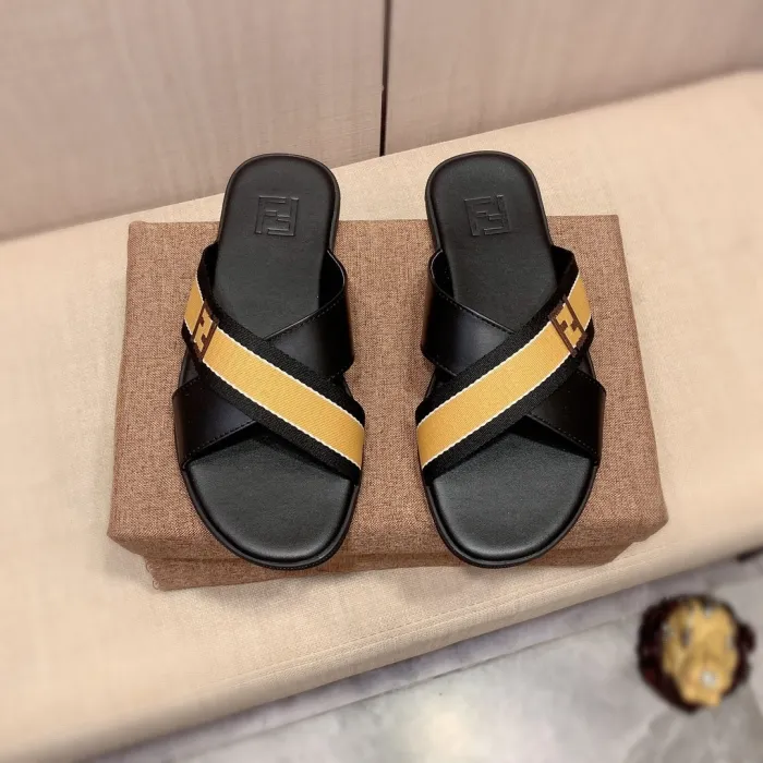 Kicks_Liu F*endi   slippers