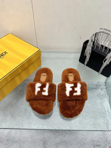 Kicks_Liu F*endi   slippers